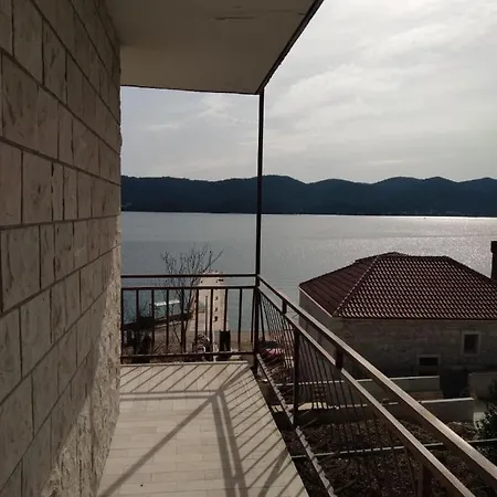 Ljilja Apartamento Kućište