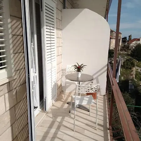 Ljilja Apartamento *