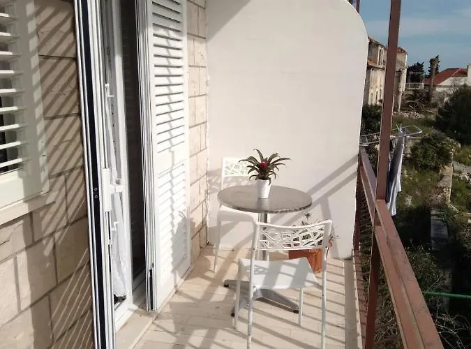 Ljilja Apartament *