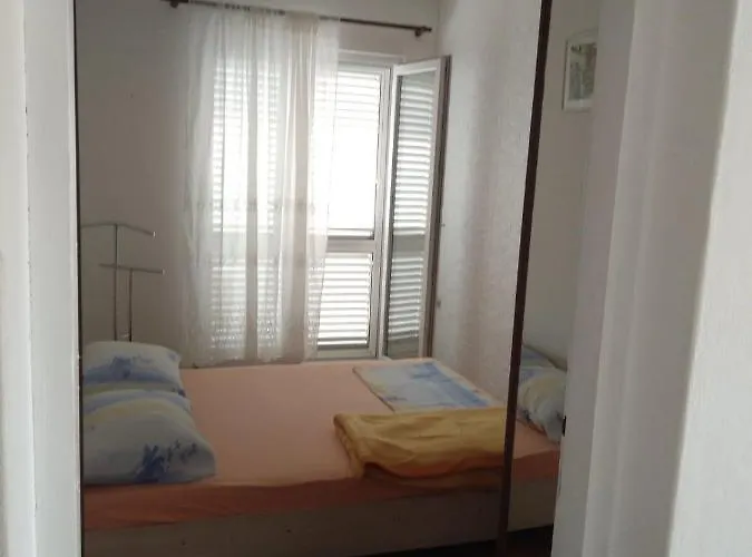 Ljilja Apartament *